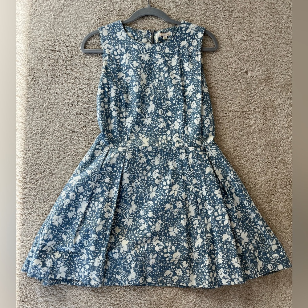 GAP Blue and White Floral Chambray Sleeveless Dress Size 6